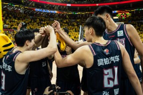 关于CBA季后赛赛程吃紧；克里夫兰骑士今夜绝杀压哨；信心回归；年轻球员得到机会的信息