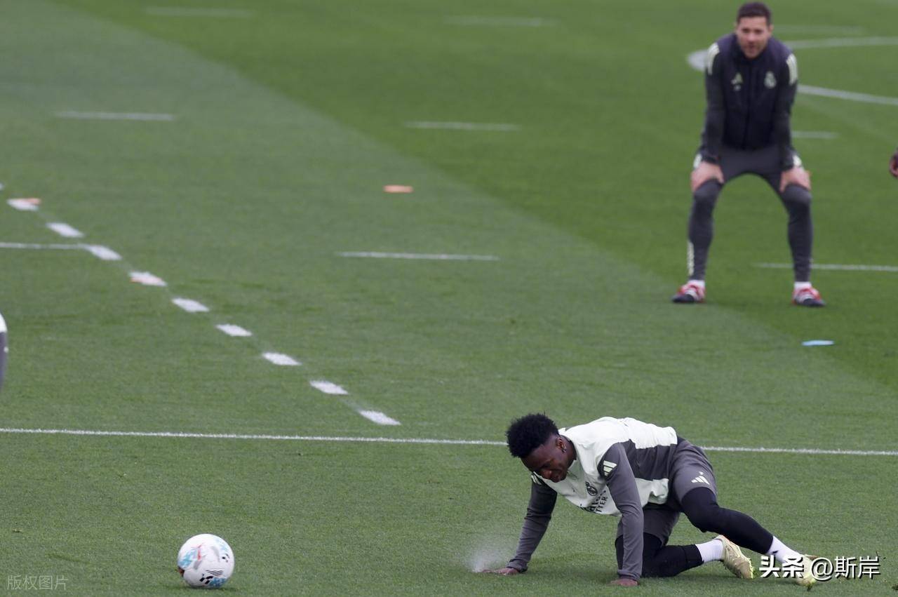 清晨瓦伦西亚刷新队史纪录：欧冠节点到来，话题不断，医务组通报恢复的简单介绍