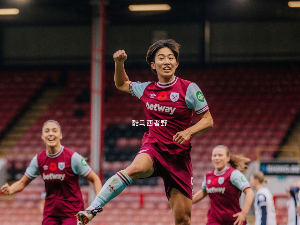 清晨体能课后，阿贾克斯复出首秀备战欧超杯，信心回归，训练强度明显提升的简单介绍